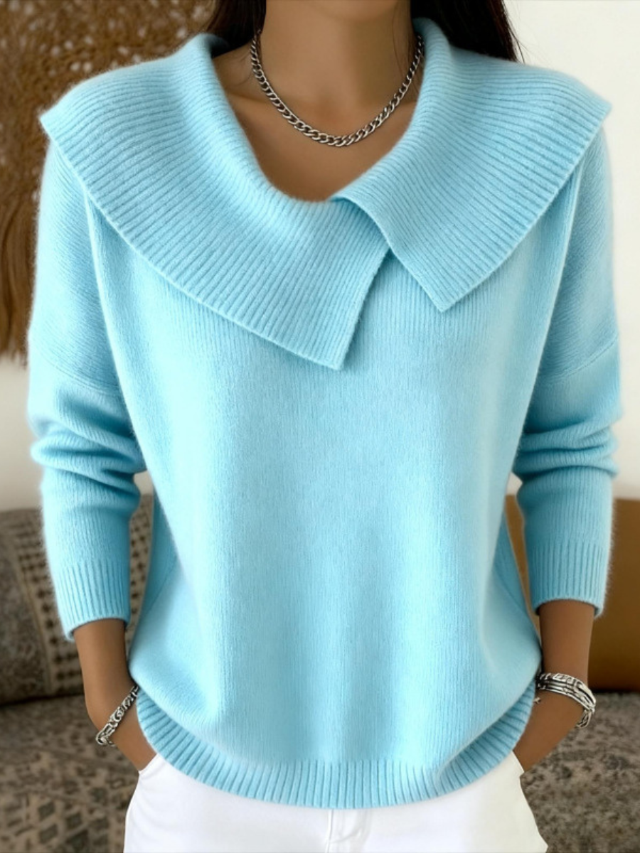 Cassidy - Warm Sweater with Soft Collar