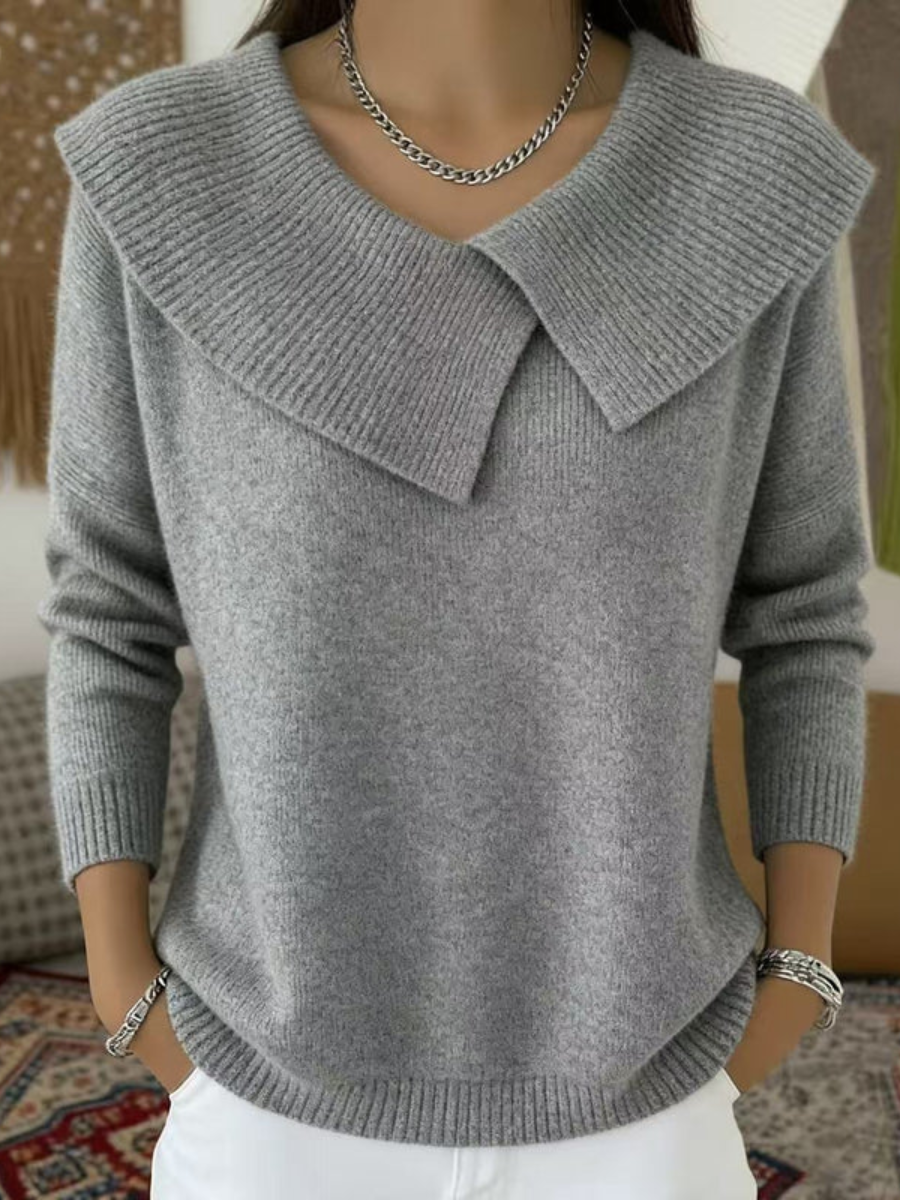 Cassidy - Warm Sweater with Soft Collar