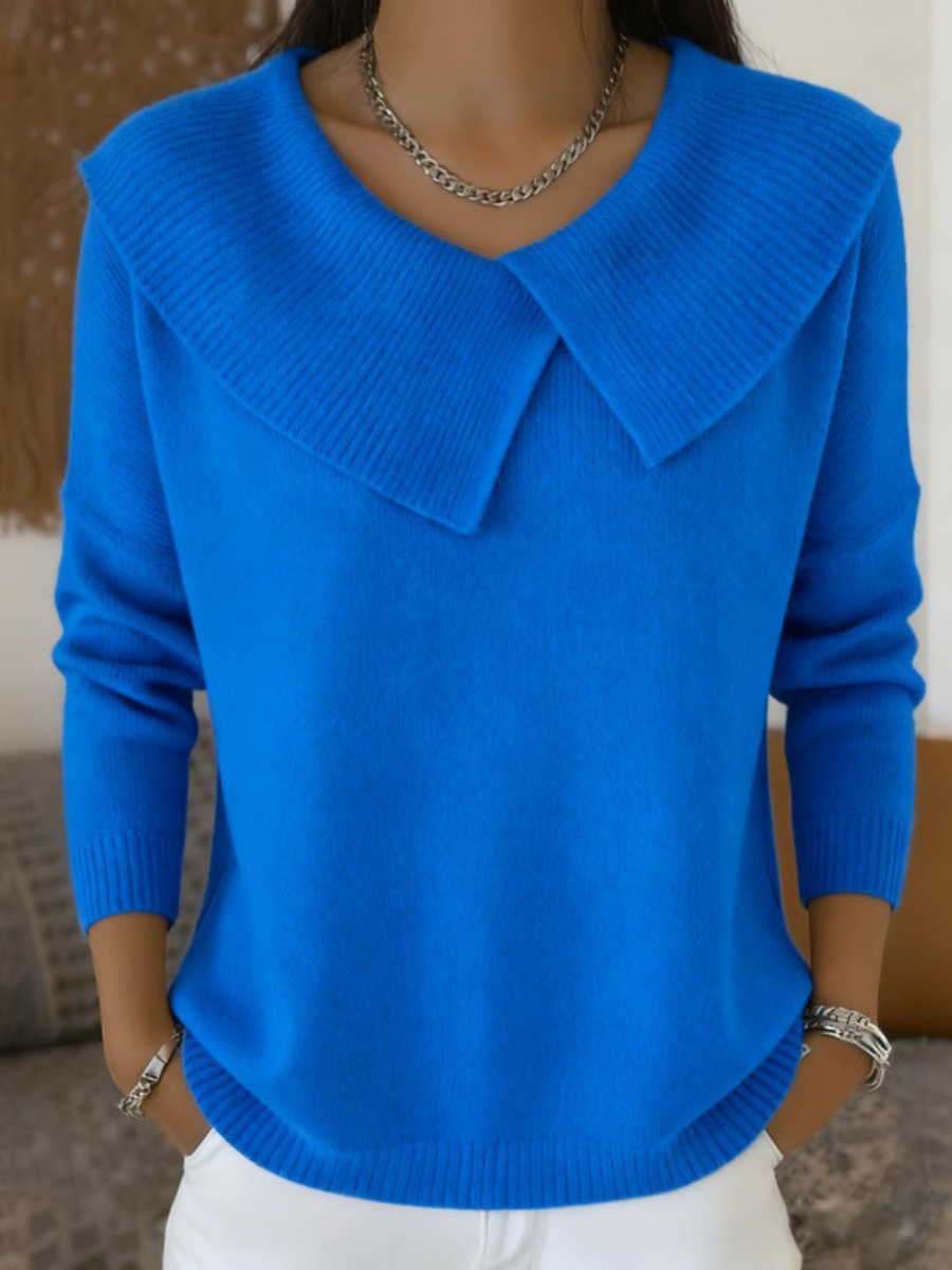 Cassidy - Warm Sweater with Soft Collar