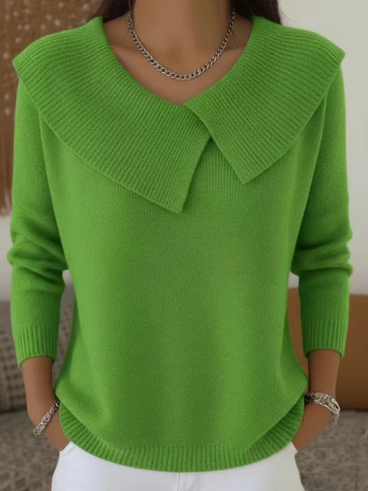 Cassidy - Warm Sweater with Soft Collar
